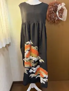 お値下げ　正絹黒留袖リメイク　マキシ丈ノースリーブワンピース