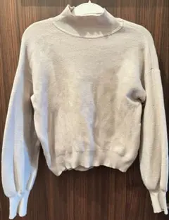 GU ベージュ ハイネックセーター M