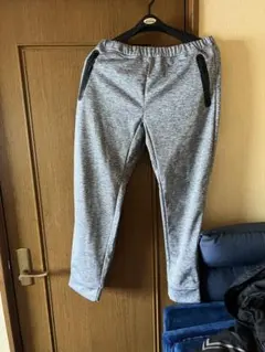 グレー ジョガーパンツ ポケット付き