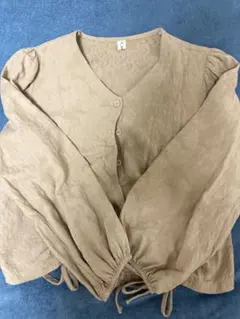 ベージュ Vネック シャツ 五分袖