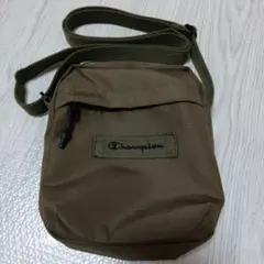 Champion ショルダーバッグ カーキ