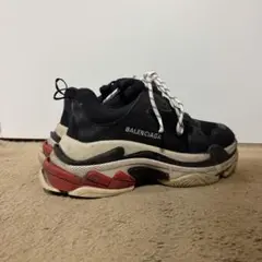 BALENCIAGA Triple S 41 ブラック　【値下げ中】のサムネイル