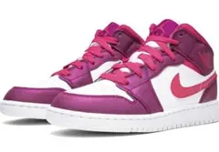 ナイキ　エアジョーダン Air Jordan 1 Mid True Berry