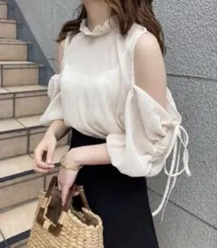 フリル襟 パフスリーブ ブラウス クリーム色 ナイスクラップ オフショル