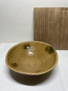 黃瀨戶平茶碗 名作家“山口 正悟” 昭和時代 茶道具 陶器 木箱入り 黃瀨戶平茶碗 名作家“山口 正悟” 昭和時代 茶道具 陶器 木箱入り