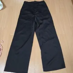 UNIQLO 黒 ワイドパンツ M（サテン生地）