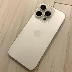 《iPhone 15 pro》 256gb 画面に線 動作OK