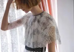 新品　YUMI KATSURA for CELFORD ブローチ付きケープのサムネイル