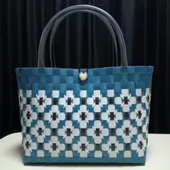 Item thumbnail for item b2c5f0ce-4eb4-4e7d-90f2-79ded063324a