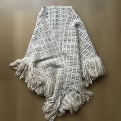 【手編み】三角ショール　かぎ針　ウール73%,絹27%　***即購入可能