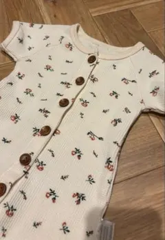 BBAMMA 花柄リブロンパース クリーム色のサムネイル
