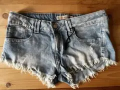 ZARA TRF Premium Wash デニムショートパンツ ダメージ 38のサムネイル