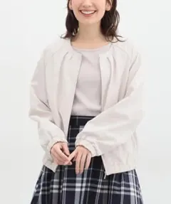 美品 ノーカラーブルゾン Honeys GLACIER グレイッシュベージュ