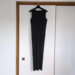 極美品【PLEATS PLEASE】オールインワン L 黒 2025年モデル - メルカリ