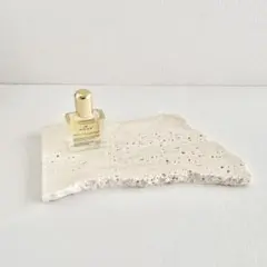 585ロマノトラバーチン（大理石端材プレート）