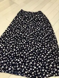 GU 花柄　ロングスカート　プリーツスカート