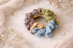 カラフル フリル シュシュ 編み物 ヘアアクセサリー 一点もの ハンドメイド