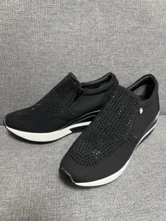 新品　軽くて履きやすい！ストーン付きブラックスリッポン