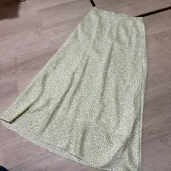 ミラオーウェン　緑色花柄フレアロングスカート