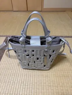 PECHINCHAR ロゴレターカッティングトートバッグ