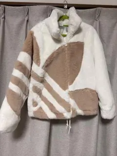 アディダス フリースジャケット ホワイト/ベージュ