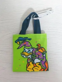 ディズニー　ストア　ドナルド　ハロウィン　シークレットトート　カラビナ付き