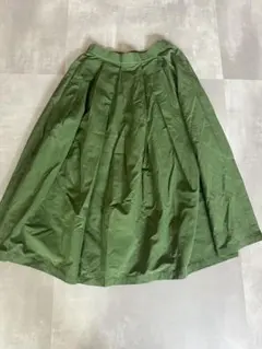 オリーブグリーン フレアスカート Mサイズのサムネイル
