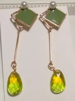 グリーン・イエローグラデーションイヤリング☆ハンドメイド☆