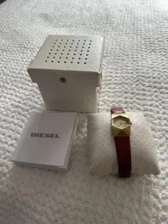 DIESEL ゴールド レッド レディース 時計のサムネイル