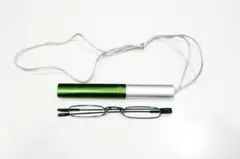 新品★極細★グリーンメタル★＋2.0■メガネフレーム老眼鏡 ケース付き