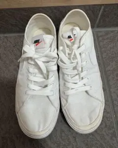 ナイキスニーカー　コートレガシー　レディース