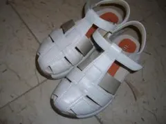★フィットフィットfitfit★コンフォートサンダル白×ベージュ22.5・23