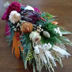 プロテアビーナスとドライアンドラ、薔薇と針葉樹のスワッグ　48cm [686]