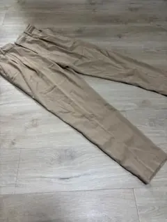 ベージュ スラックス ウエストタック　ベージュパンツ 春服　秋服　チノパン