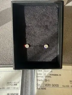 ダイヤモンドピアス 0.470 ct & 0.482 ct k18 - メルカリ