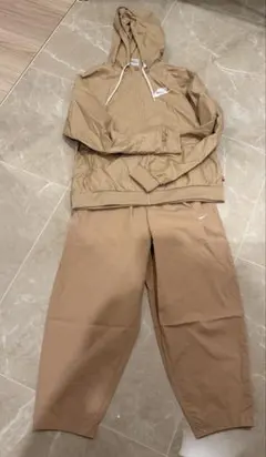 NIKE セットアップ ベージュ