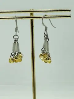 ★【フックピアス】★竹ビーズとイエロー3粒★