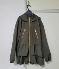 Yuuuuuuu様専用　グレースコンチネンタル　フリルフードブルゾン