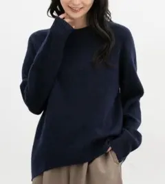 クルーネックニット