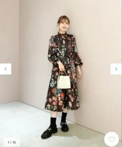 サテンボタニカルシャツワンピース