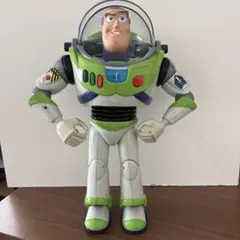 バズライトイヤー　おもちゃ