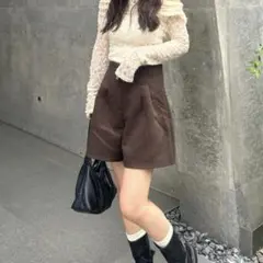 グレイル［M］上品クール◎深み秋カラー◎タック入りフェイクレザーショートパンツ