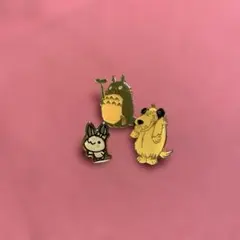 ピンバッチ　3個　トトロ他