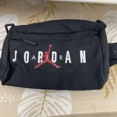 ジョーダン　ショルダーバック　スマホ　財布　NIKE