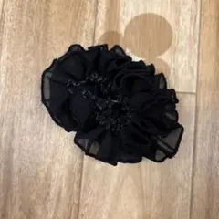 黒フリルシュシュ