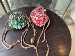 新品 花柄巾着袋セット（グリーン・レッド）