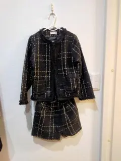 チェック柄ジャケットとショートパンツセット