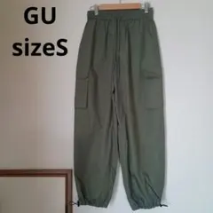 GU カーゴプルオンパンツ（標準丈67〜71cm)カーキSサイズのサムネイル