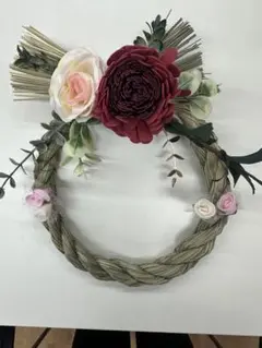 인공 꽃이 달린 시메나와 화환 30cm
