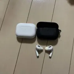 AirPods Pro 本体とブラックケース